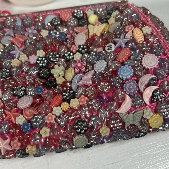 LA VIOLA Pink Clutch Kiss Lock Pink Lined Evening Prom Bag
W/ Strap NWOT - Picture 15 of 16